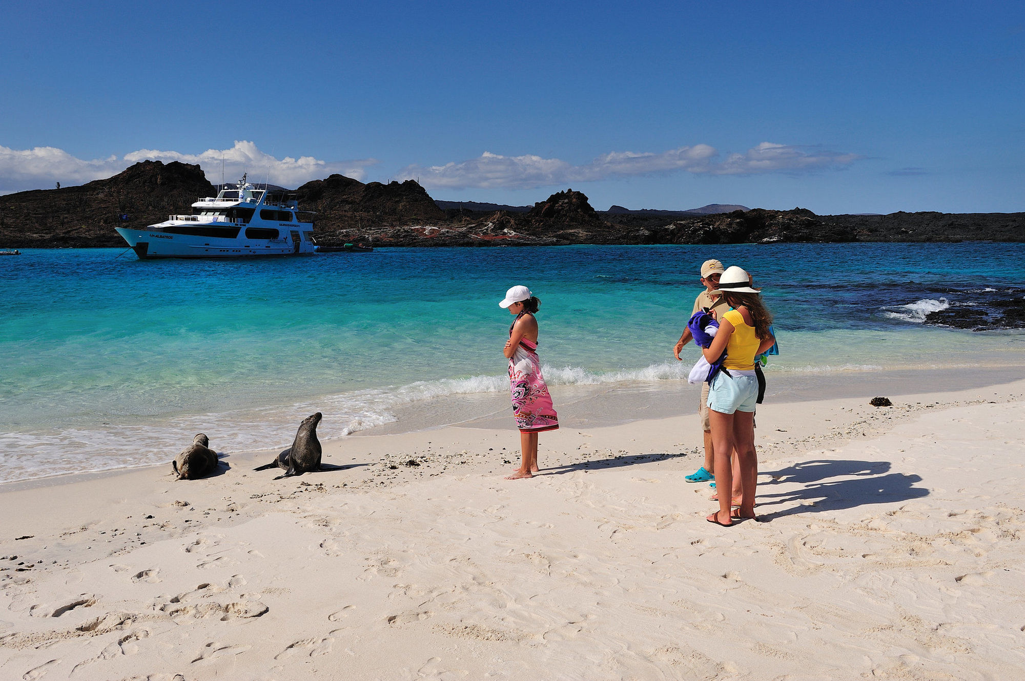 Pikaia Lodge Santa Cruz Island Ngoại thất bức ảnh