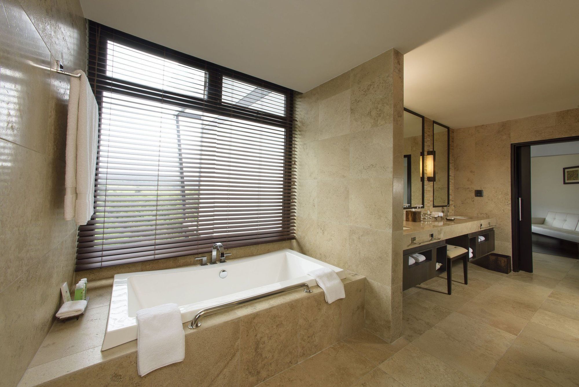 Pikaia Lodge Santa Cruz Island Ngoại thất bức ảnh